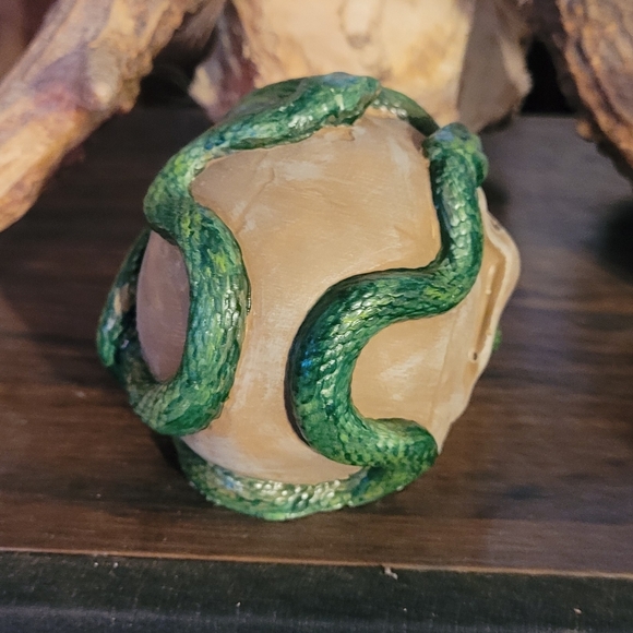 Skull (cement) - Picture 3 of 3